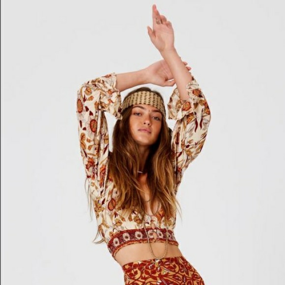 Jen's Pirate Booty Floral Crop Top - Cream and Red - Picture 1 of 5